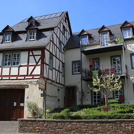 Ferienweingut Rudi Steuer *
